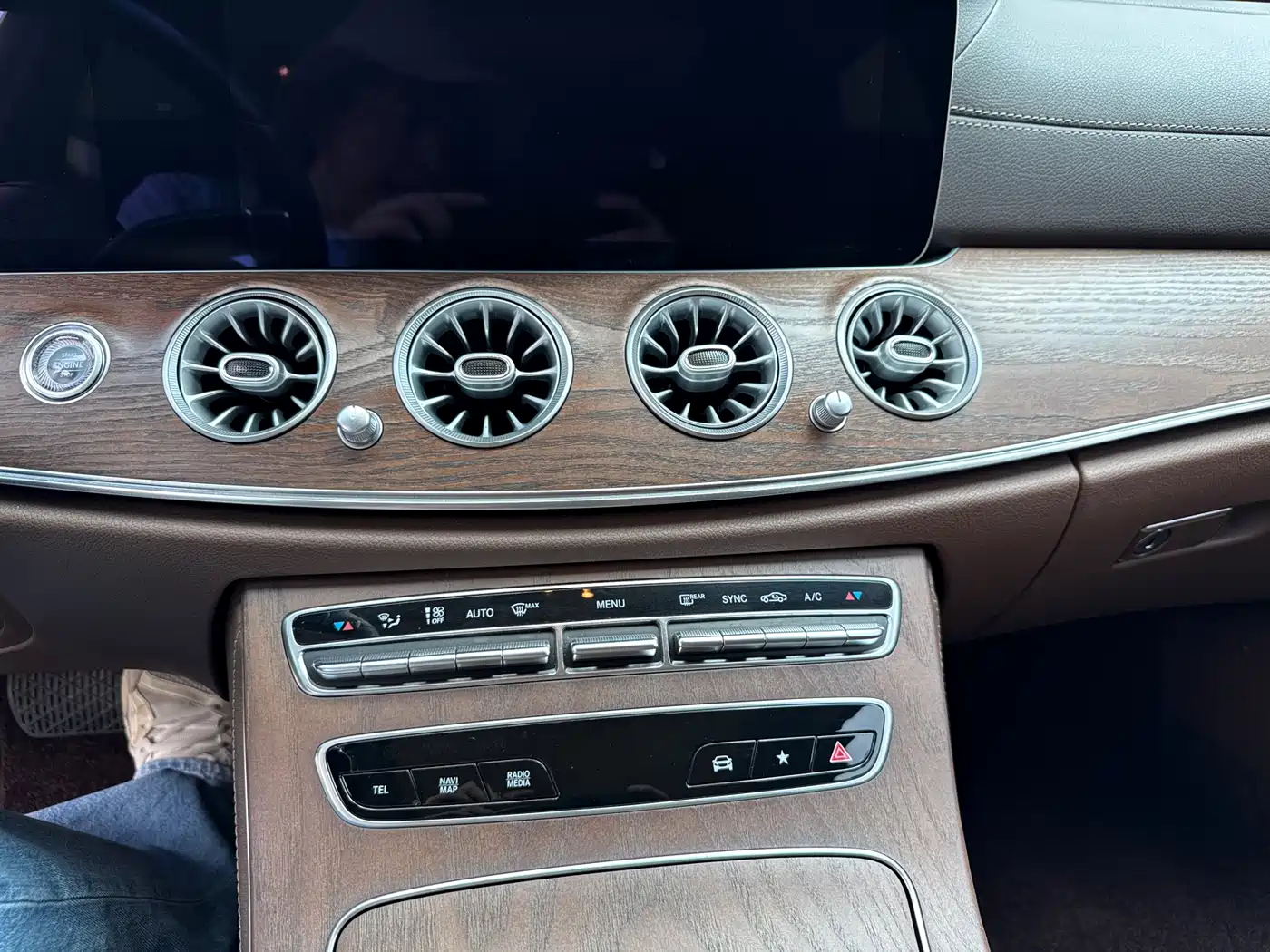 Mercedes-Benz E-Class 2022 E 260 L фото 9