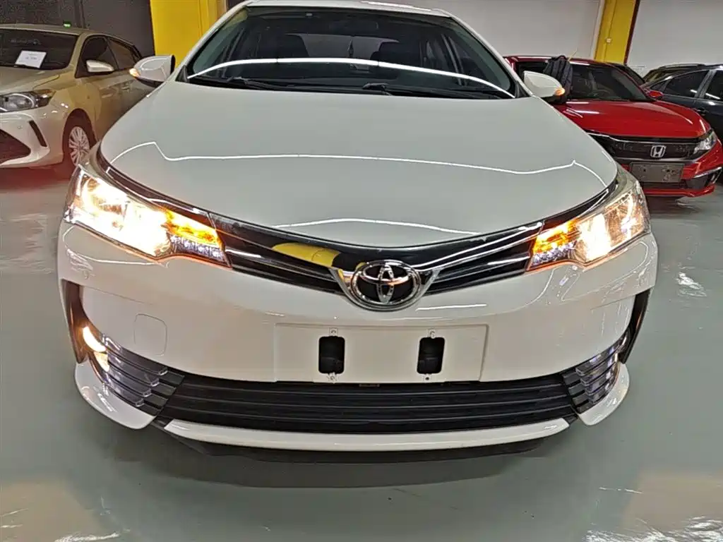 Toyota Corolla 2018 1.2T S-CVT GL Smart Edition фото 3