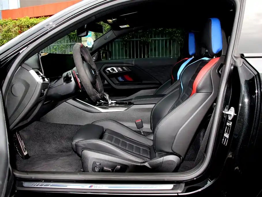 BMW M2 2024 M2 фото 9