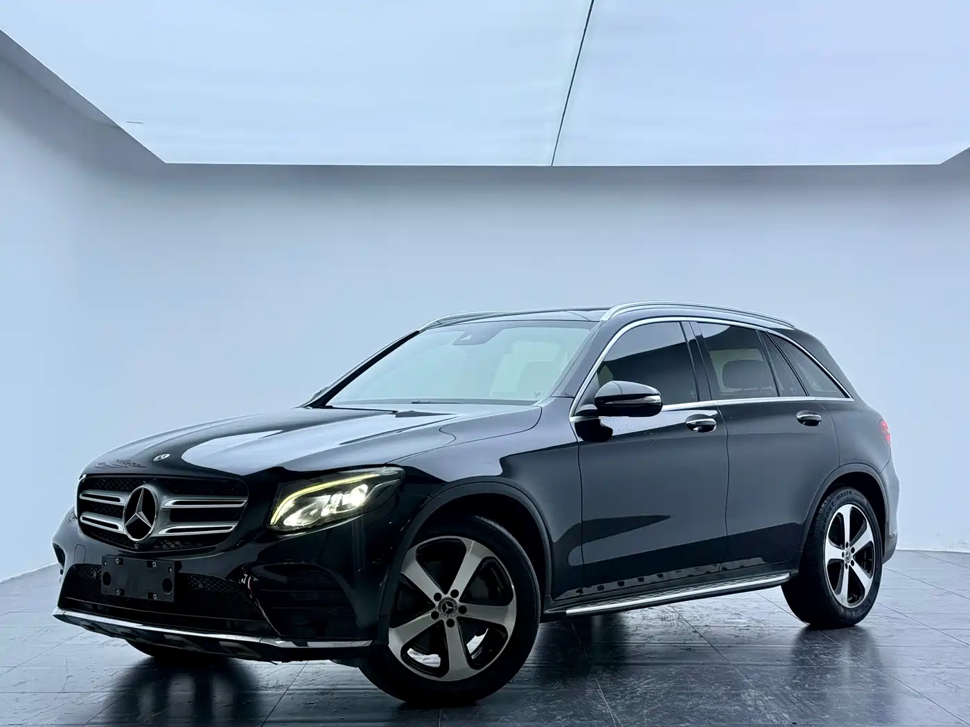 Mercedes-Benz GLC 2018 Facelift GLC 260 4MATIC Luxury