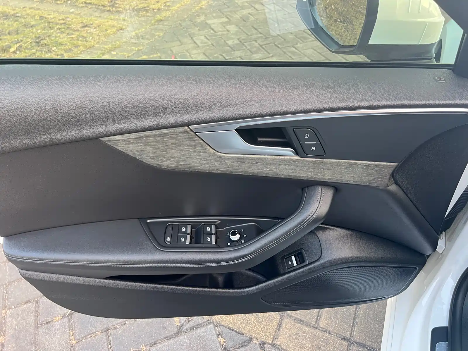 Фото 7 - Audi A4L