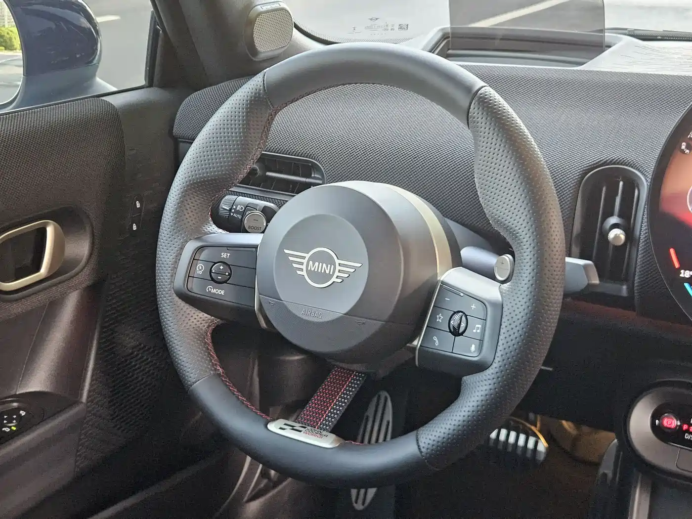 MINI JCW 2025 JOHN COOPER WORKS CABRIO фото 9