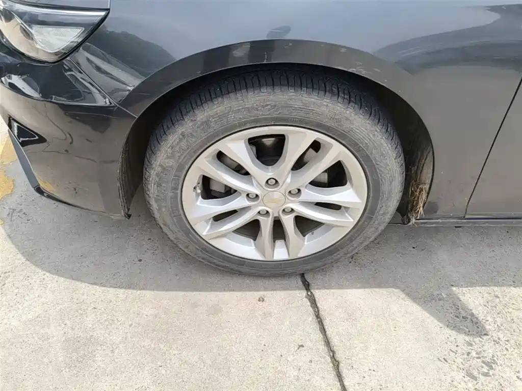 Chevrolet Malibu XL 2017 1.5T Auto Sport Edition фото 23