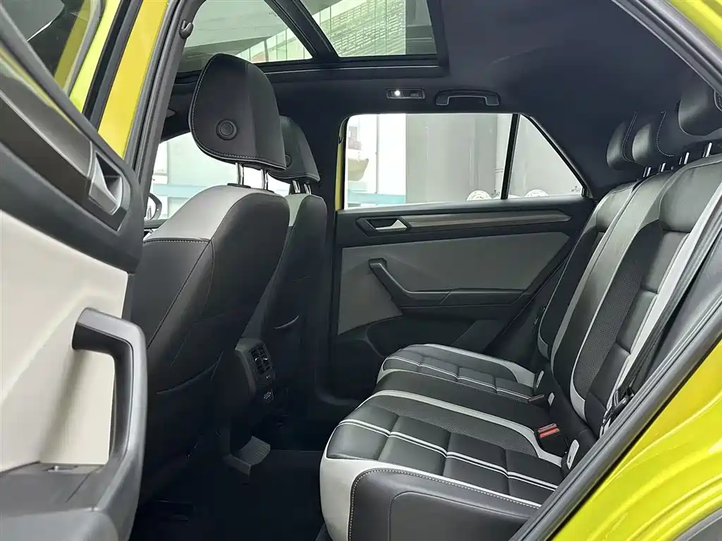 Volkswagen T-ROC 2023 300TSI DSG 2WD Starlight Edition фото 13