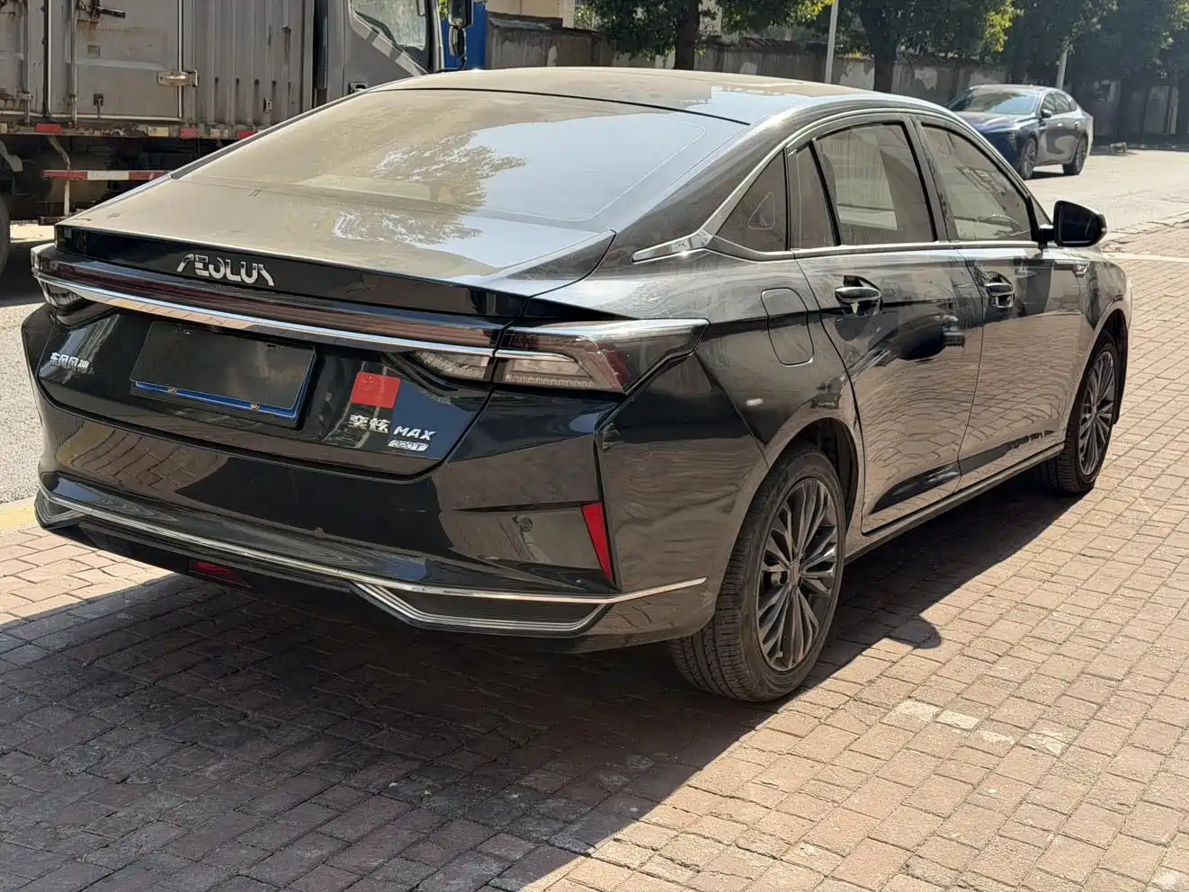 DONGFENG YI HYUN MAX