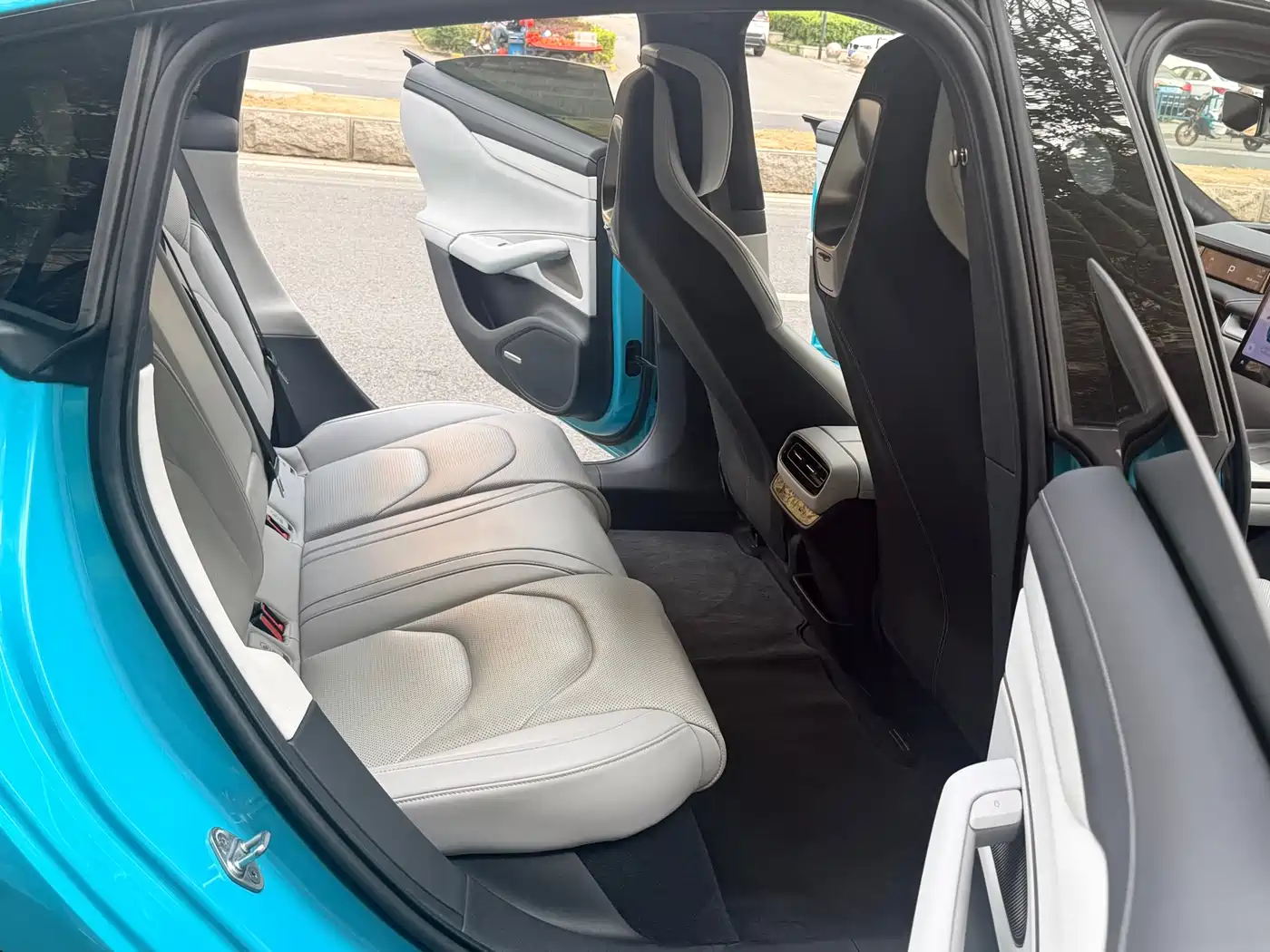 XIAOMI CAR XIAOMI SU7