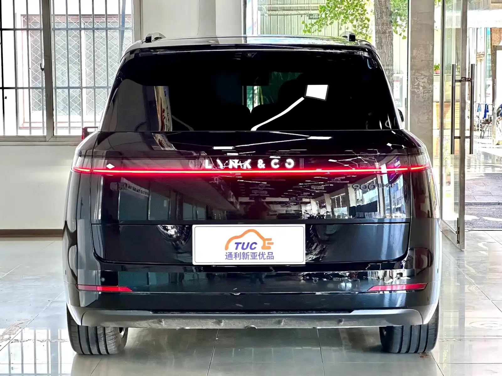 صورة 7 - Lynk & Co 900