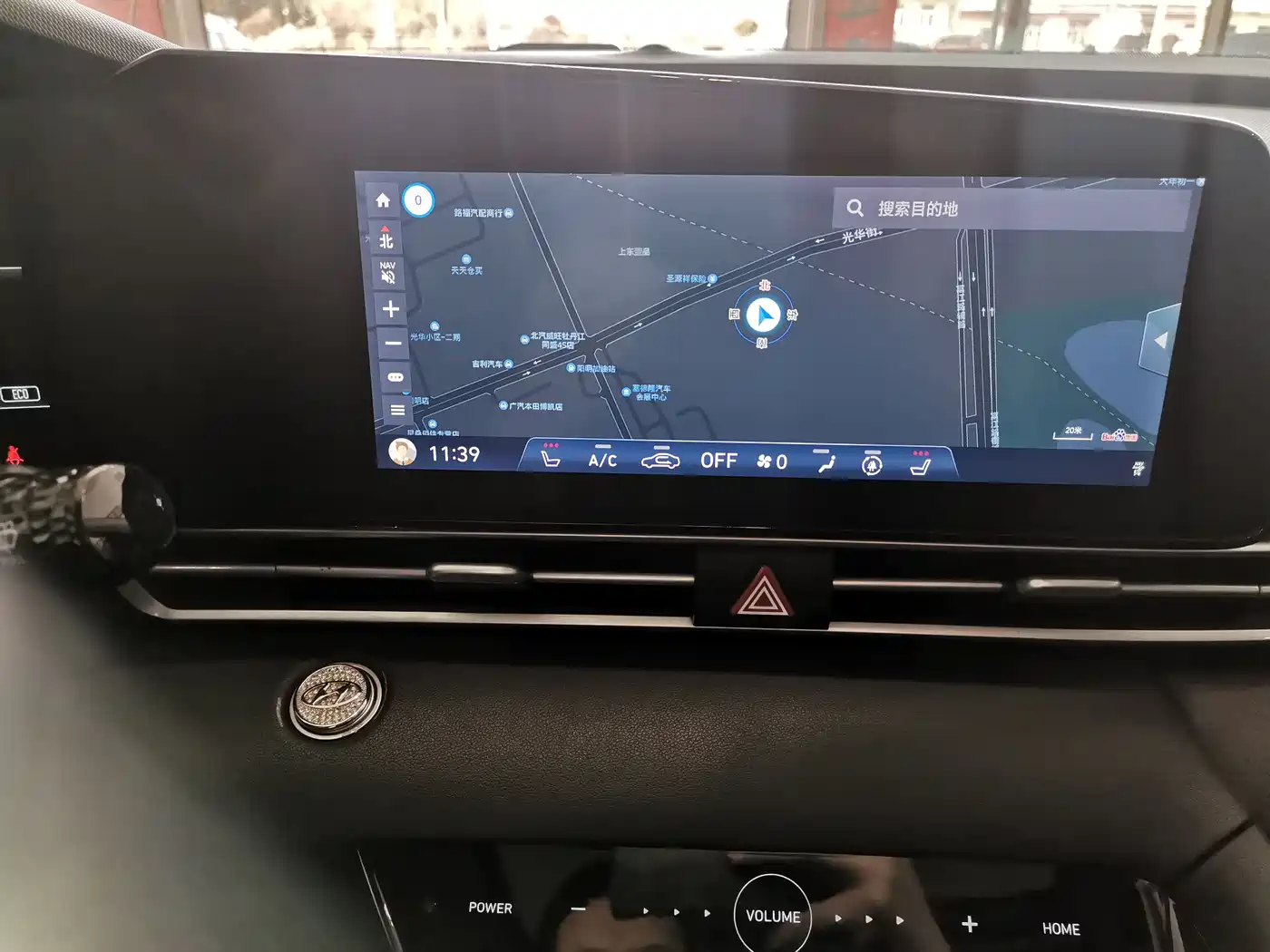Hyundai Elantra 2022 1.5L CVT LUX Premium Edition фото 8