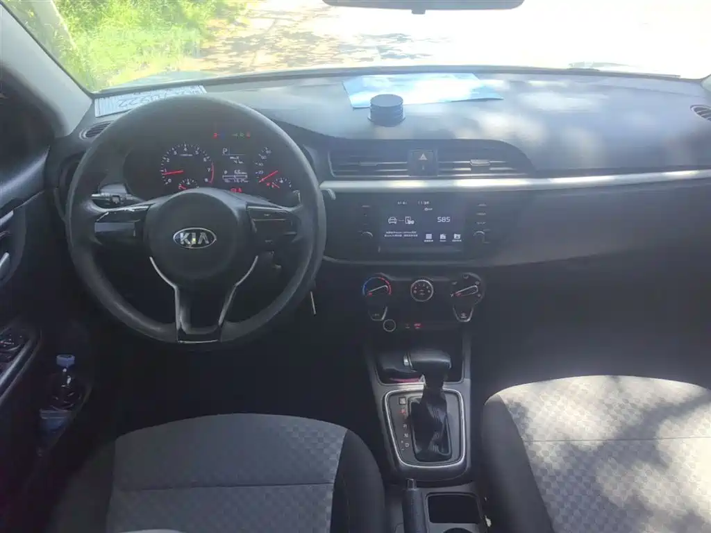KIA K2