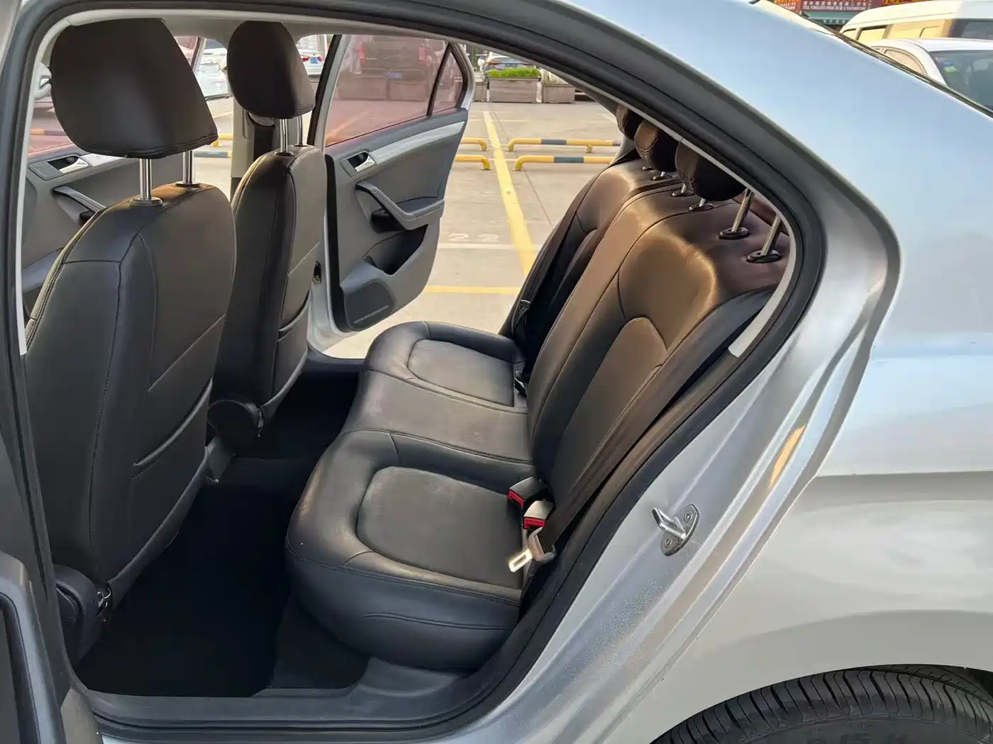 Volkswagen Jetta 2015 1.6L Auto Comfort фото 5