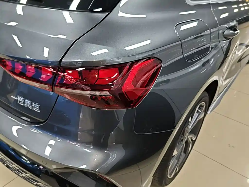 Audi A3 2026 2025 Sportback 35TFSI Flying Premium