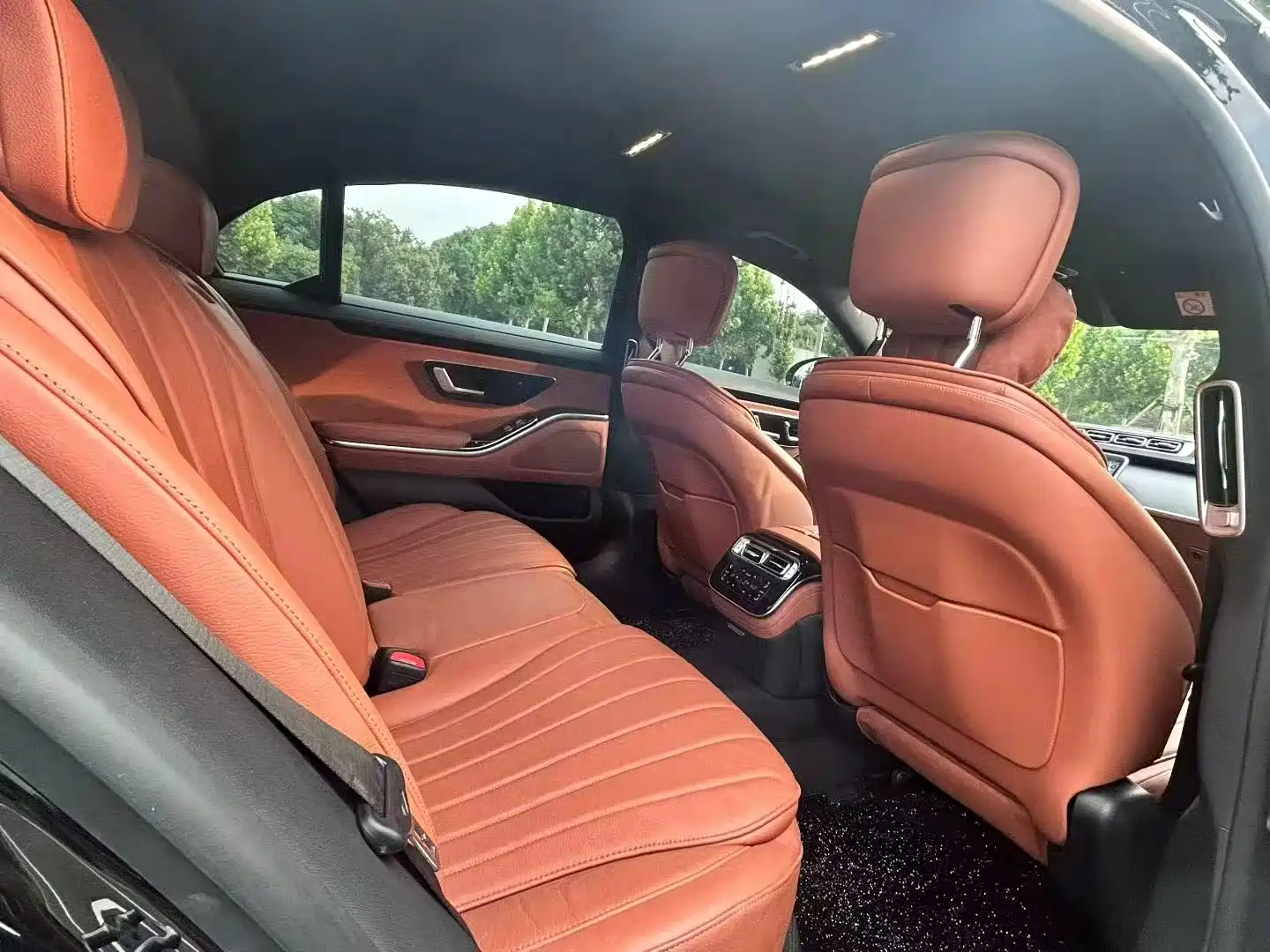 Фото 5 - Mercedes-Benz S-Class