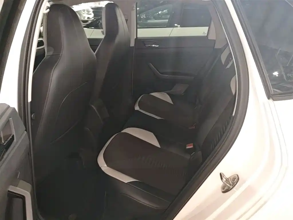 Volkswagen Polo 2023 Plus 1.5L Automatic Colorful Tech Edition фото 17