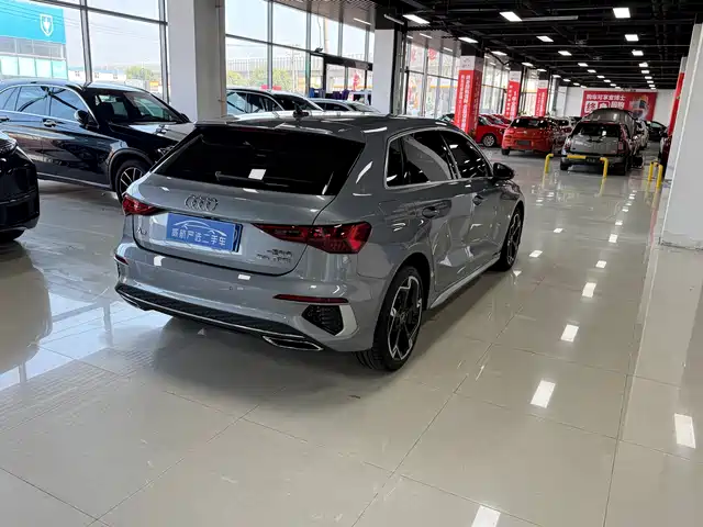 Audi A3 2023 Facelift Sportback 35 TFSI Luxury Sport — фото 4