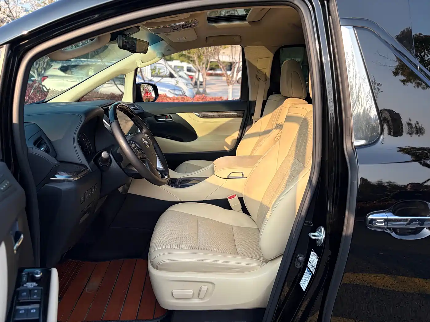 Toyota Vellfire 2021 Crown Hybrid 2.5L HV Supreme Edition фото 9