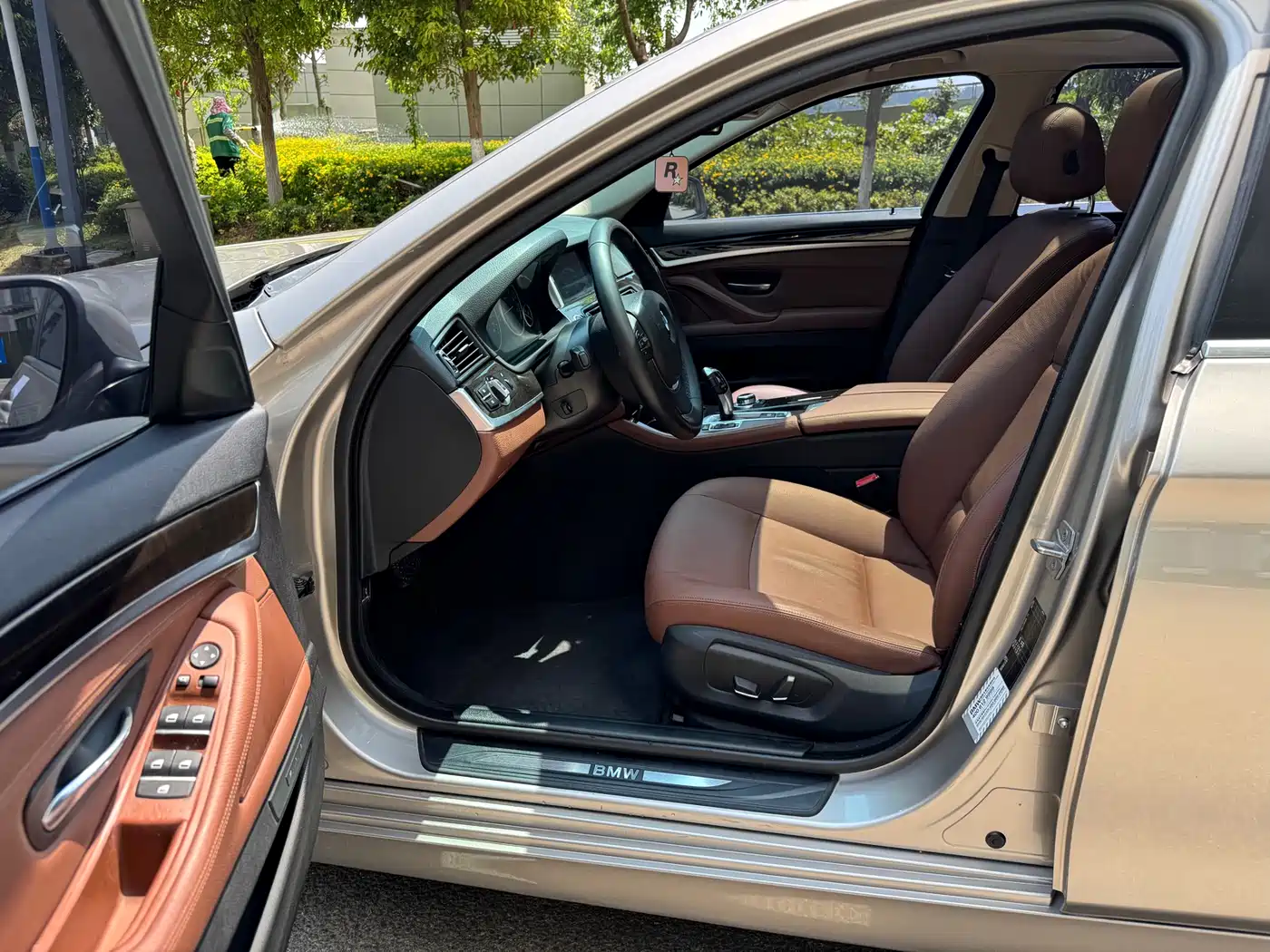 BMW 5 Series 2017 525Li Leading Edition фото 4