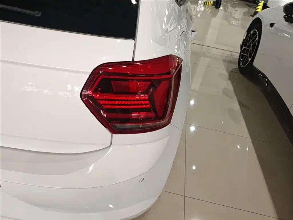 Volkswagen Polo 2023 Plus 1.5L Automatic Colorful Tech Edition фото 8