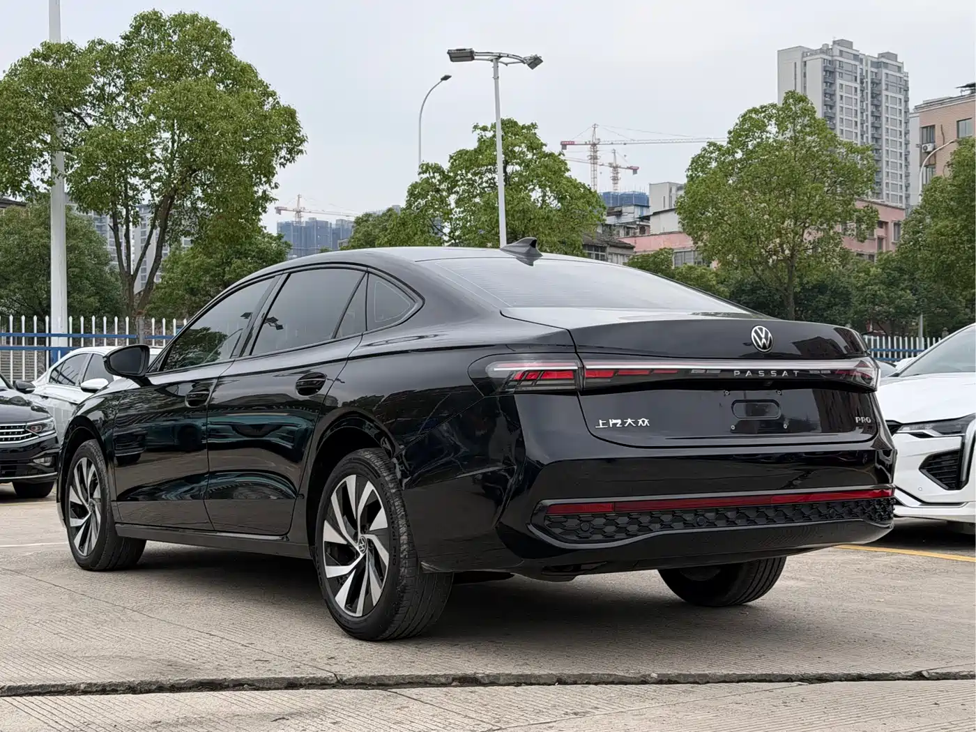 Фото 4 - Volkswagen Passat