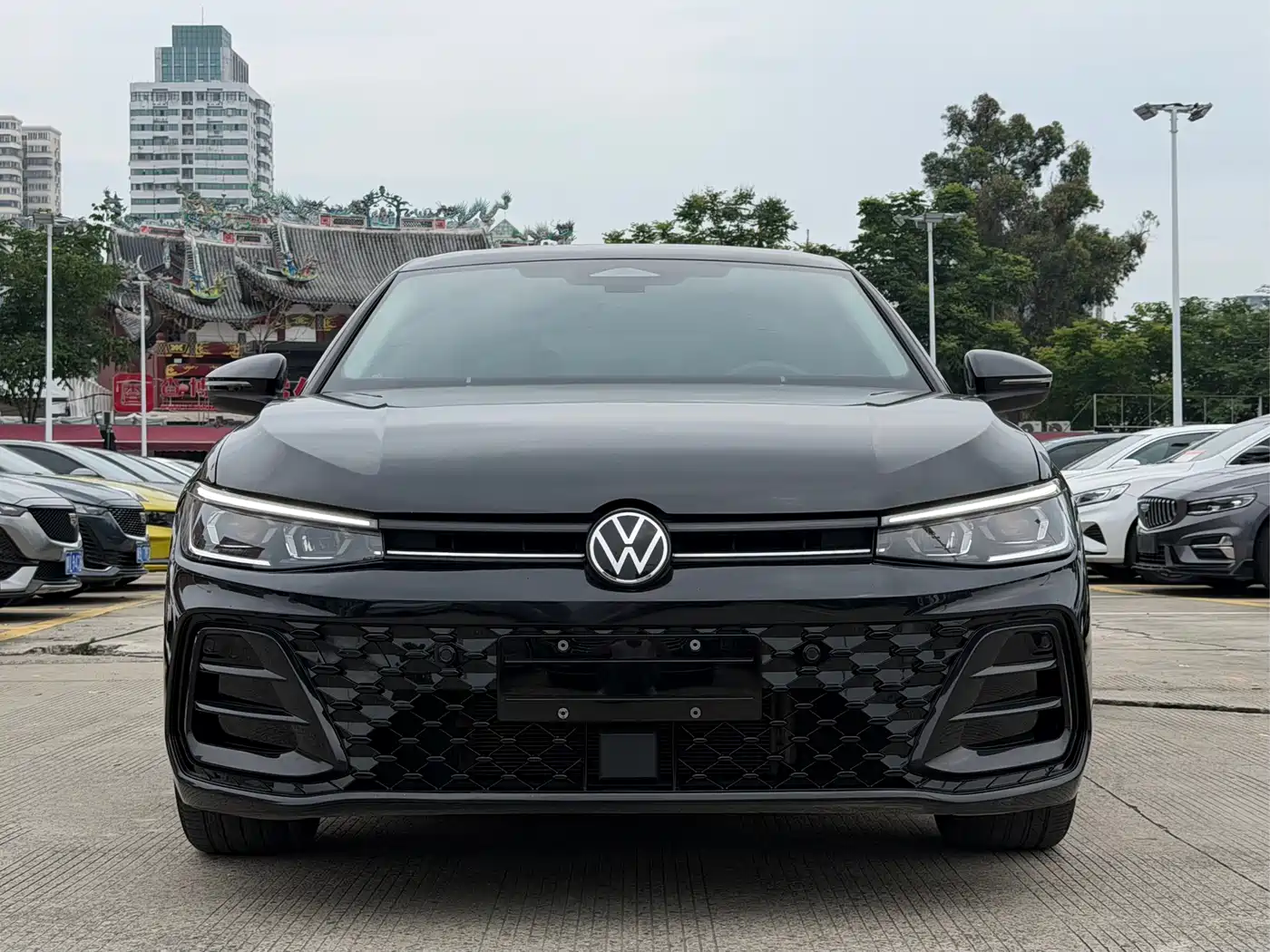 Фото 2 - Volkswagen Passat