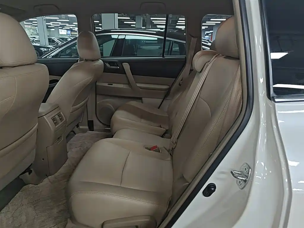 Toyota Highlander 2012 2.7L 2WD 5-seater Elite Edition фото 17