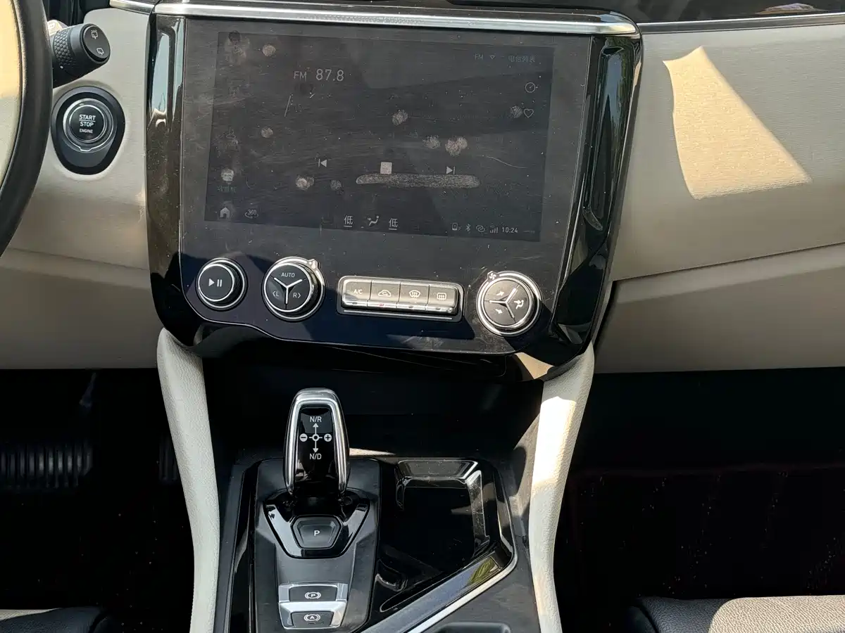 Lynk & Co 02 2018 Model 1.5T DCT 2WD Yao Pro Edition China V фото 12