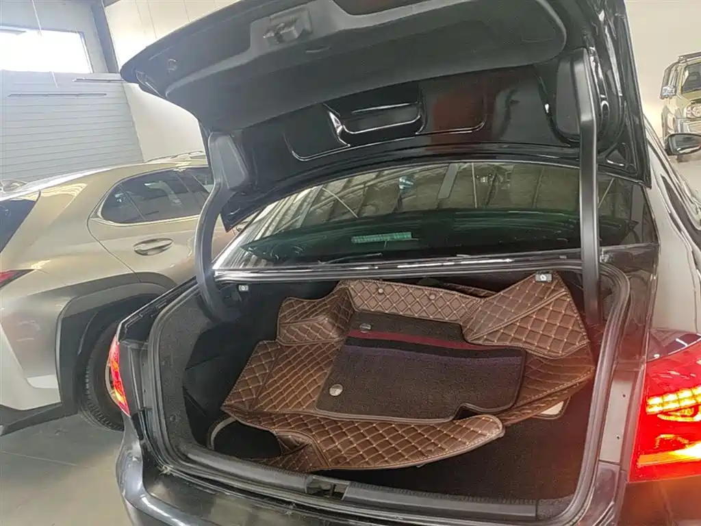 Volkswagen Passat 2014 1.8TSI DSG Executive Edition фото 19
