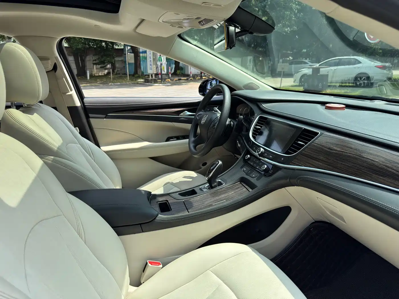 Фото 17 - Buick LaCrosse