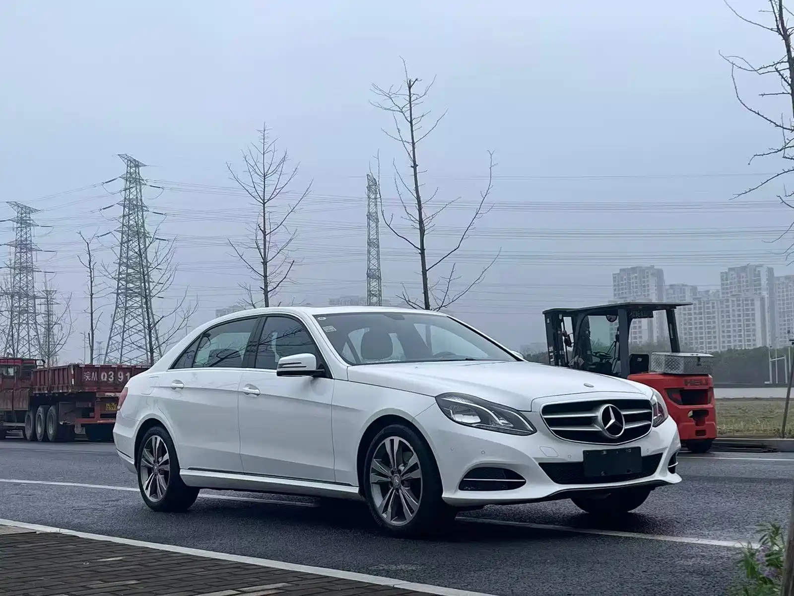 Photo 2 - Mercedes-Benz E-Class