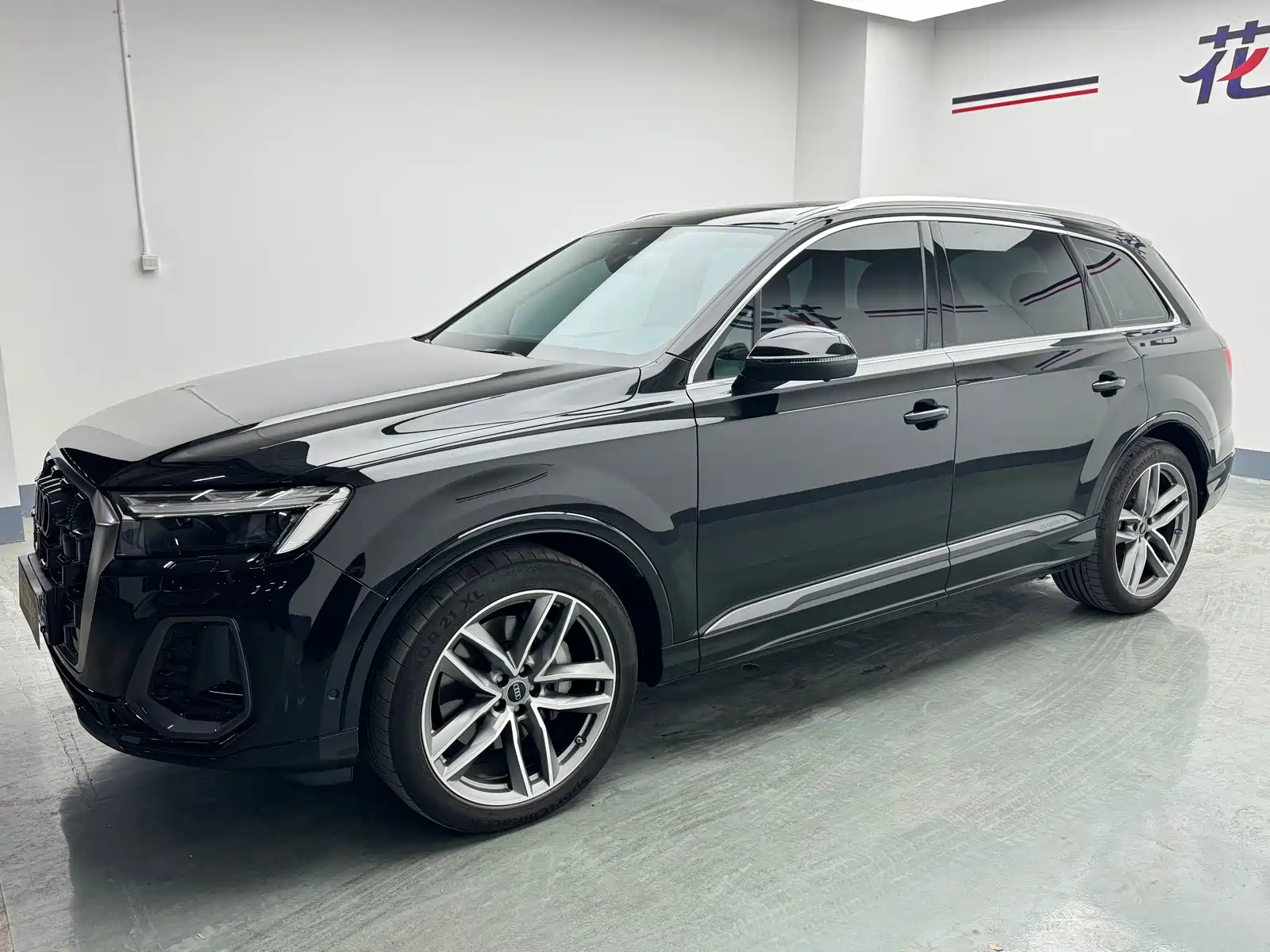 Photo 1 - Audi Q7