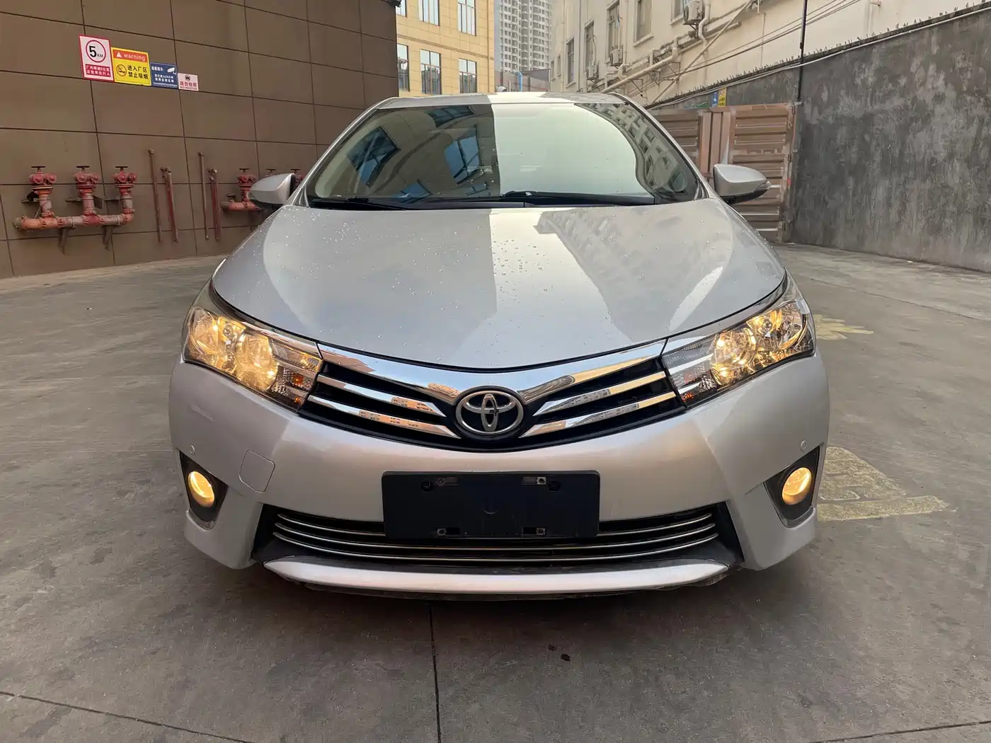 Toyota Corolla 2014 1.6L CVT GL-i Leather Edition фото 2