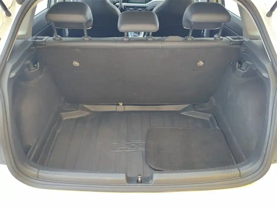 Volkswagen Polo 2021 Plus 1.5L Automatic Colorful Tech Edition фото 4