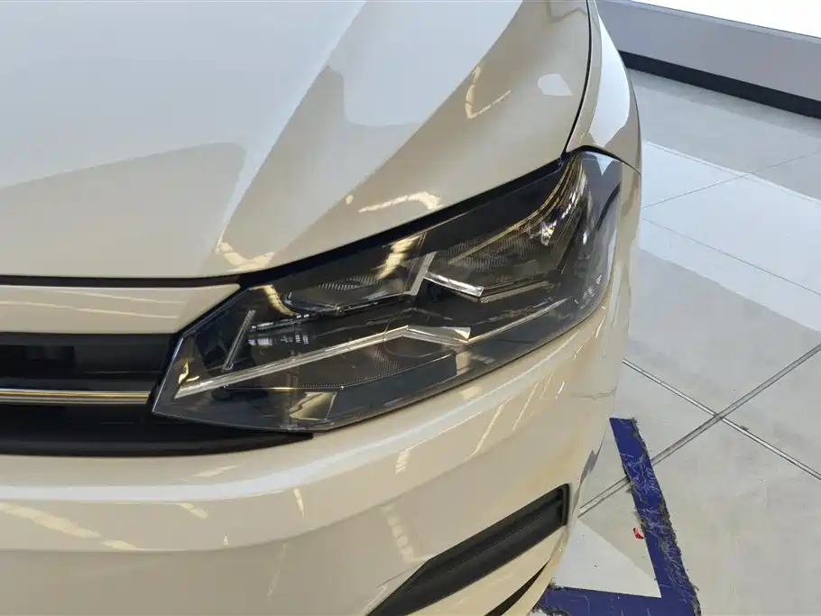 Volkswagen Polo 2021 Plus 1.5L Automatic Colorful Tech Edition фото 5