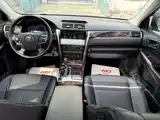 Фото 10 - Toyota Camry