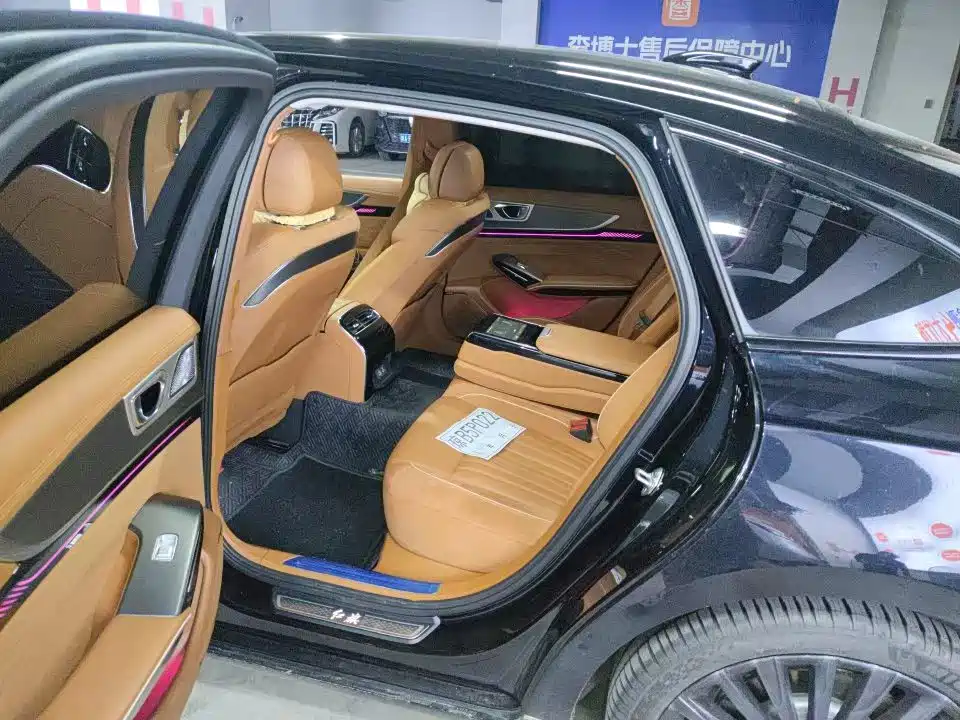 Hongqi H9 2026 2025 Facelift 2.0T 2WD Flagship Private Style Edition 5-seater