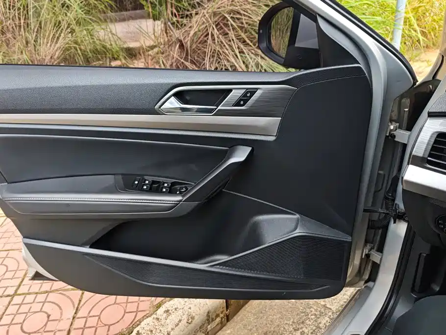 Фото 7 - Volkswagen Lavida