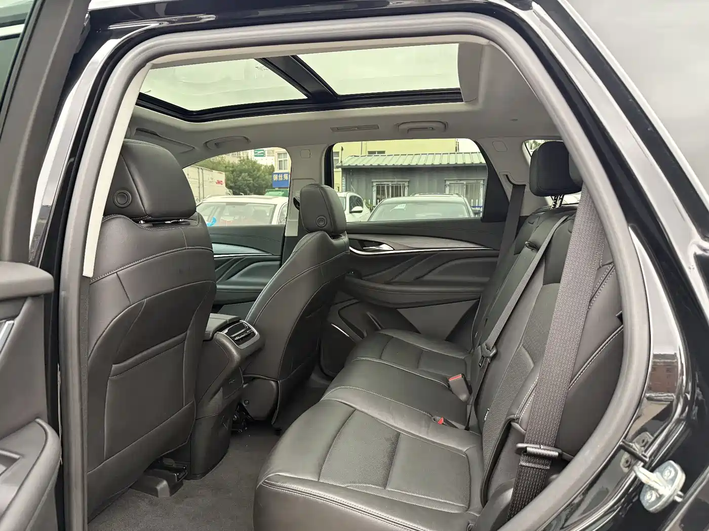 Buick Enclave 2020 28T 4WD Premium Model фото 4
