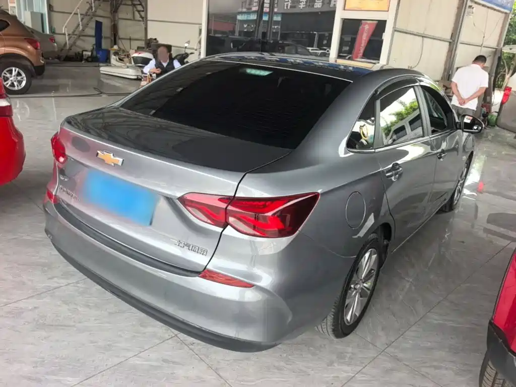 CHEVROLET CRUZE
