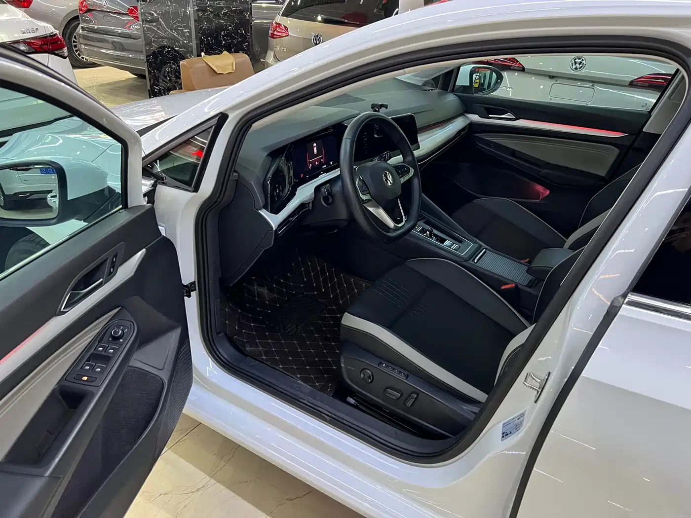 Volkswagen Golf 2023 280TSI DSG Pro фото 6