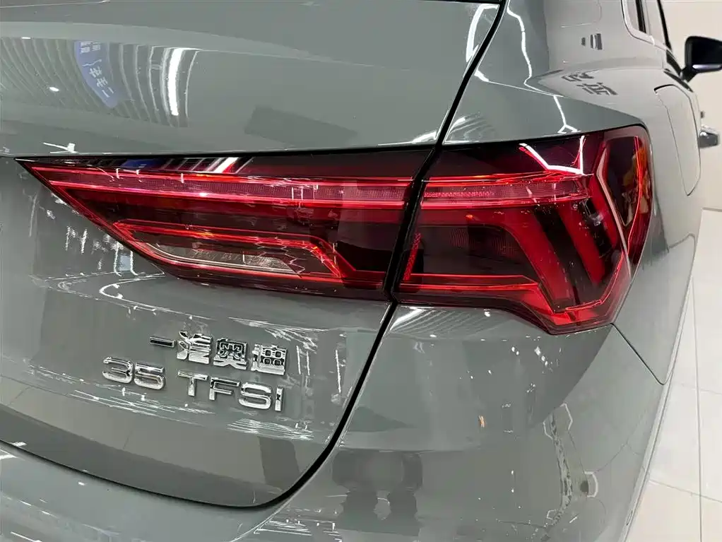 Audi Q3 2024 35 TFSI Fashion Sport фото 12