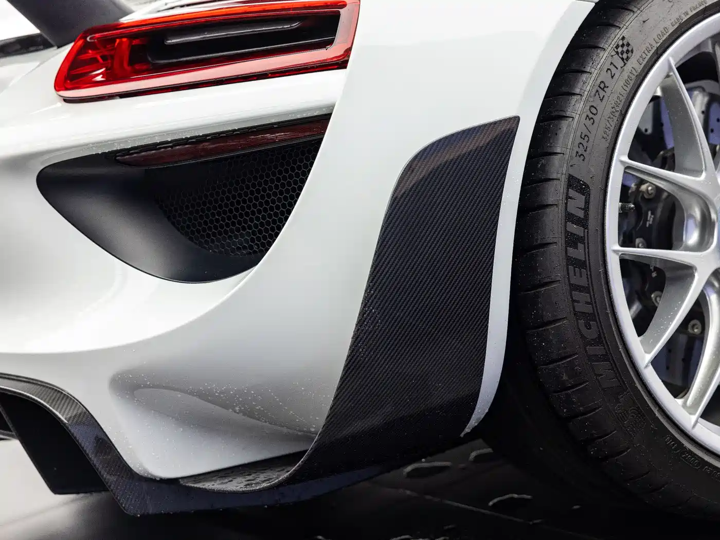 Porsche 918 Spyder 2014 Weissach Package 4.6L фото 14