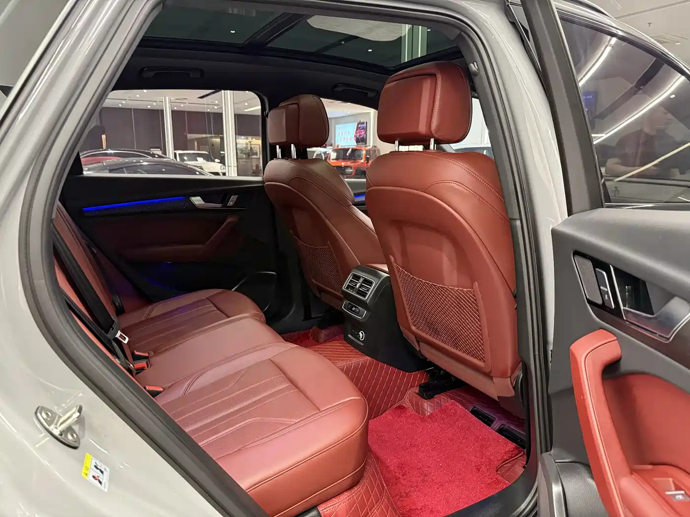 Audi Q5L 2025 40 TFSI Luxury Dynamic фото 9