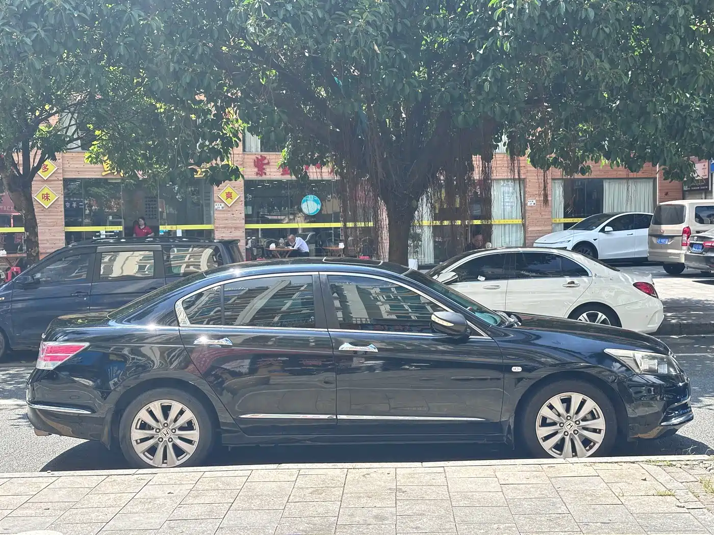 Фото 7 - Honda Accord