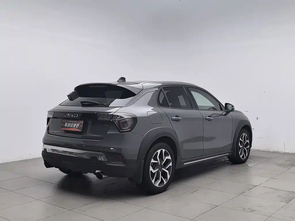 Photo 2 - Lynk & Co 02
