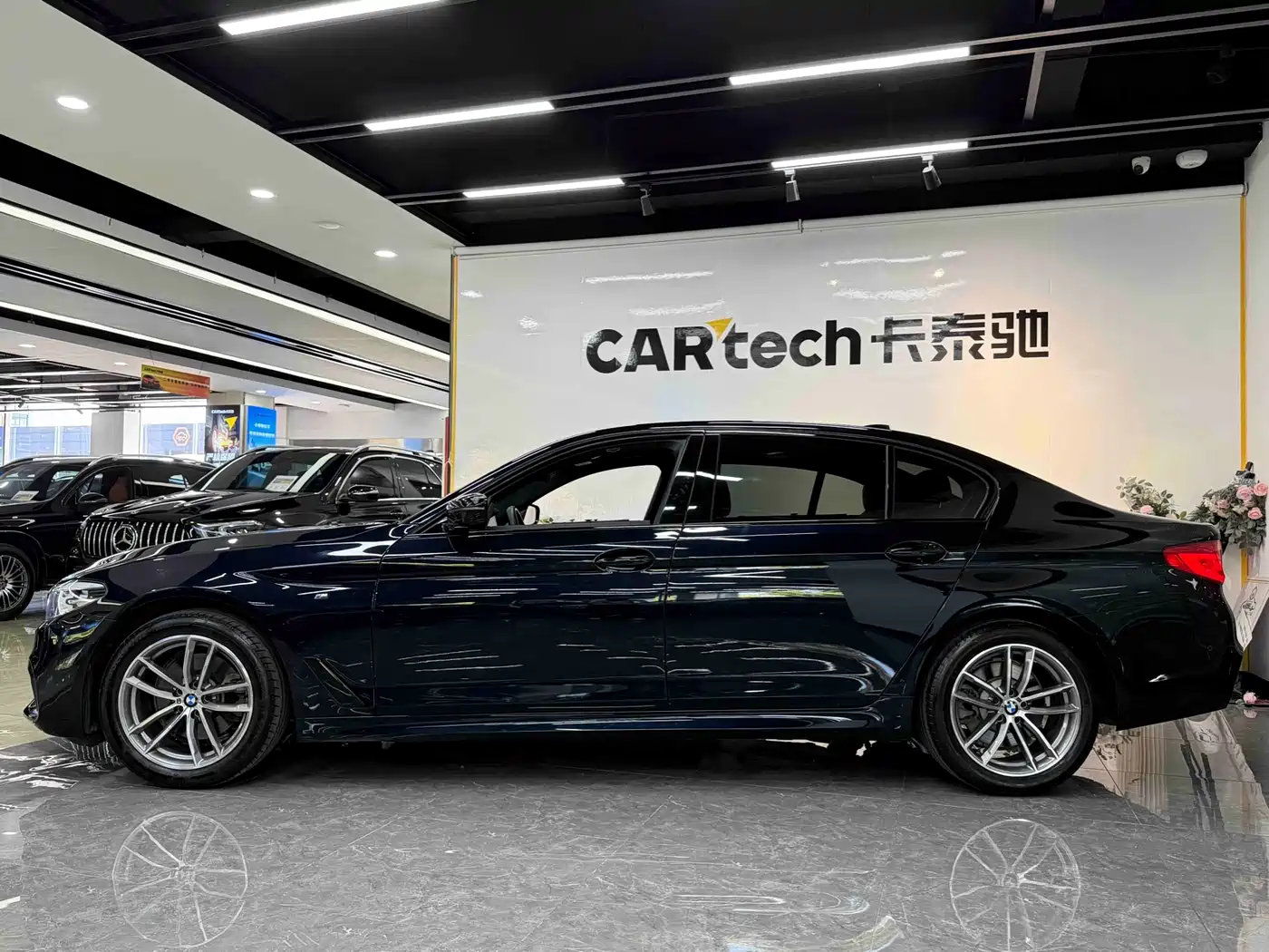 BMW 5 Series 2019 525Li M Sport Package фото 4