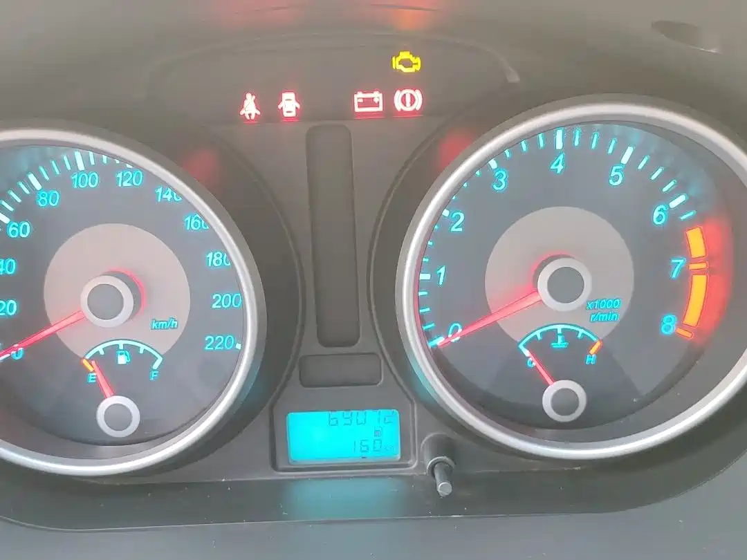 Buick Excelle 2013 1.5L Manual Classic Edition фото 12