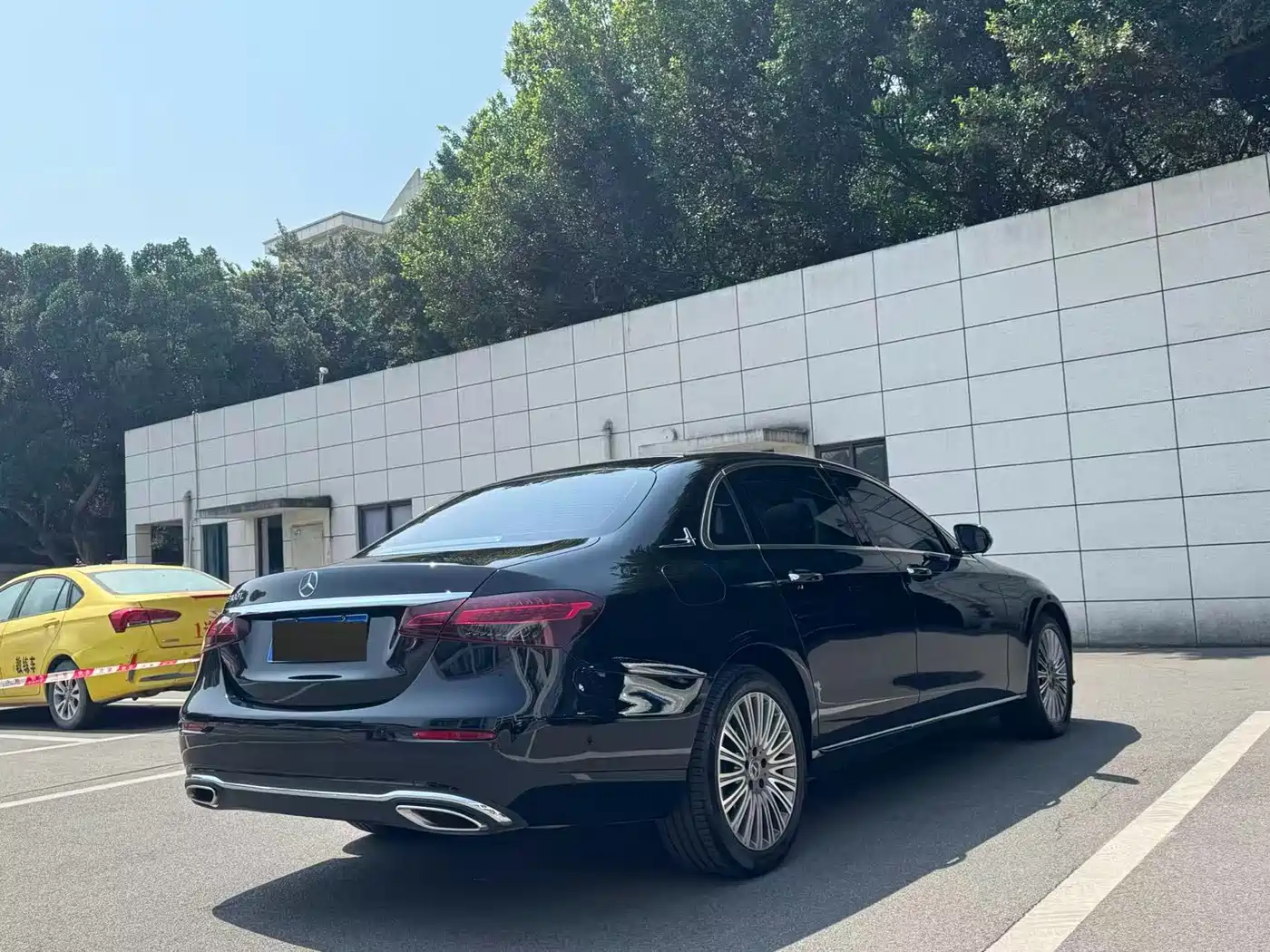 MERCEDES-BENZ E CLASS