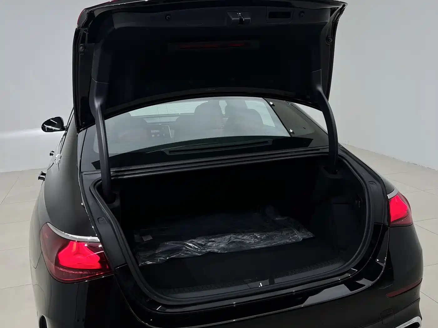 Mercedes-Benz E-Class 2024 E 260 L 4MATIC Sport фото 10