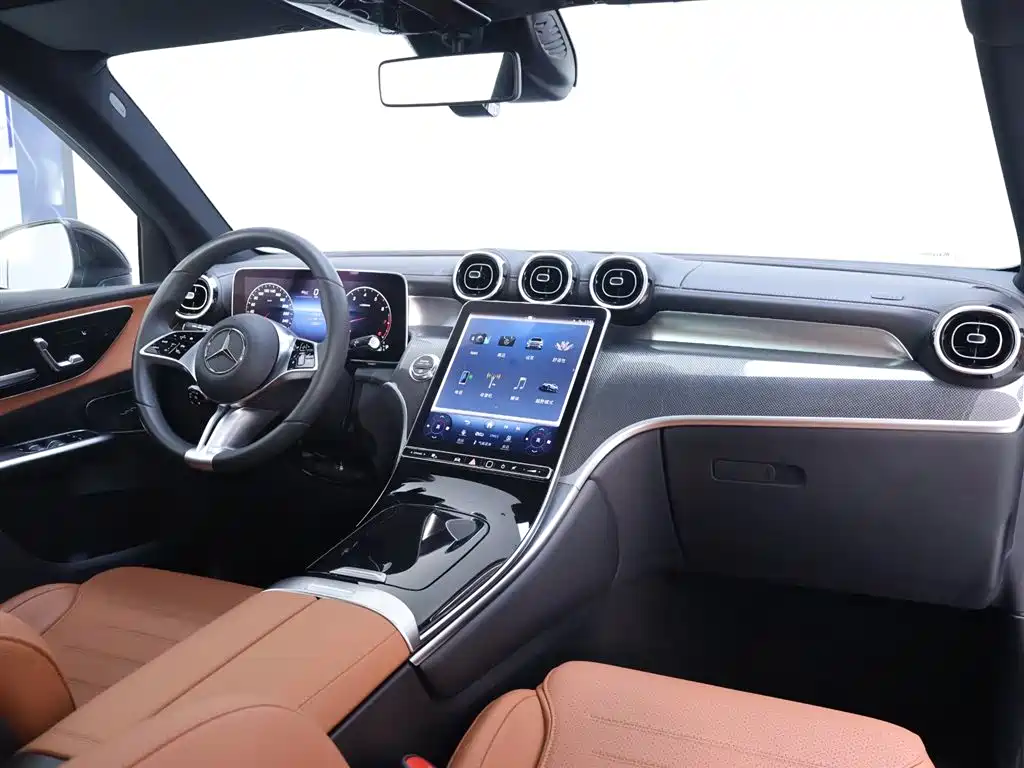 Mercedes-Benz GLC 2023 GLC 260 L 4MATIC Sport 5-seater фото 19
