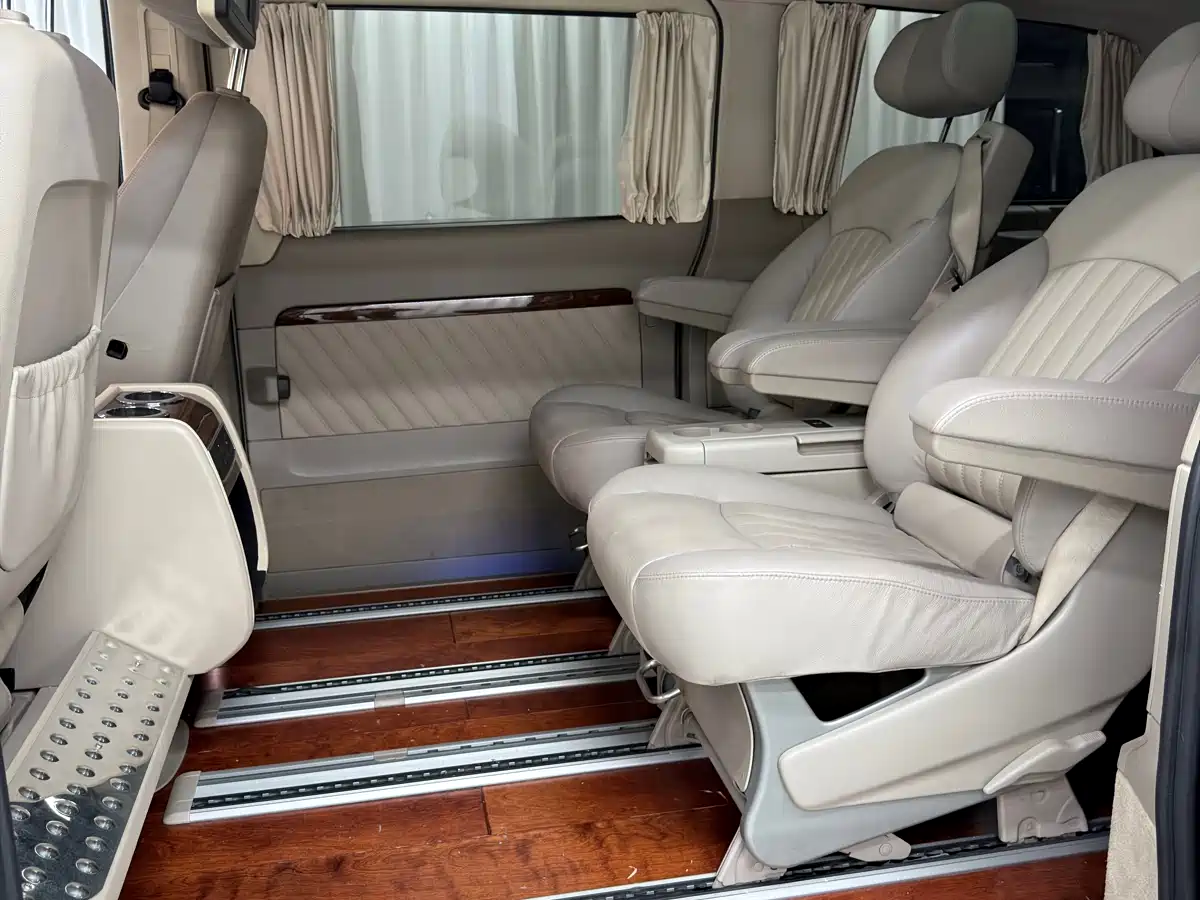 Mercedes-Benz Viano 2014 3.5L Excellence фото 21