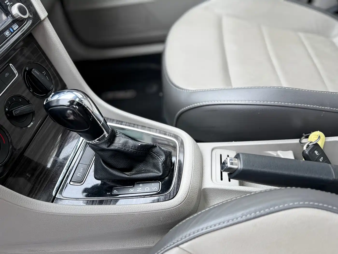 Volkswagen Lavida Tour 2013 1.4TSI Automatic Comfort фото 20